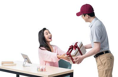 《最终幻想7：重生》Zack可玩 一半故事是新的